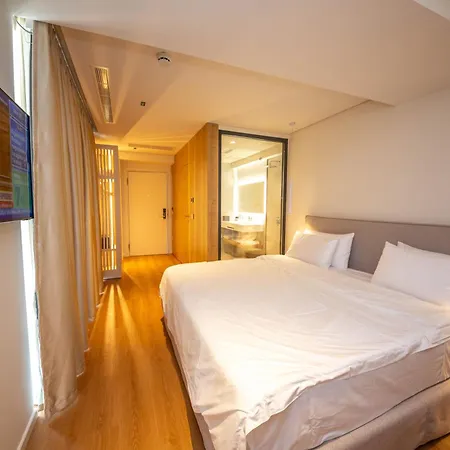 Vale Hotel Sarande